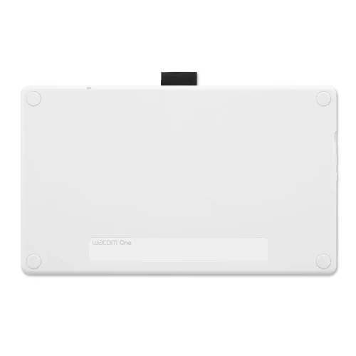 Tył tabletu Wacom One 14 DTC141W0 w kolorze białym. Smukła obudowa o grubości 10 mm i stabilne gumowe stopki zapewniają pewne oparcie na biurku.