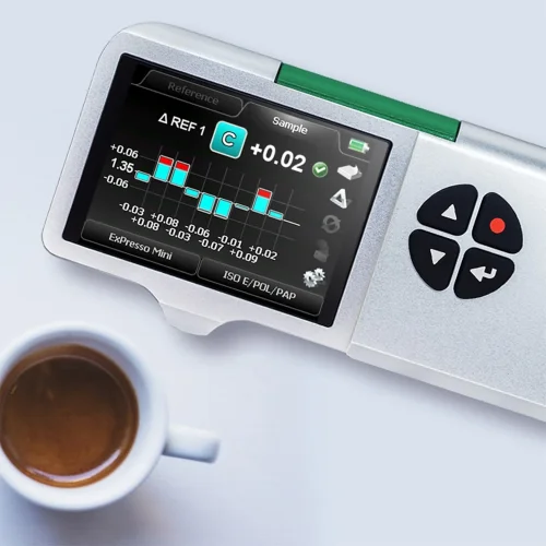TECHKON SpectroDens Advanced z ekranem ExPresso Mini do kontroli odchyleń gęstości druku.