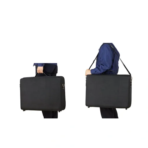 Walizka transportowa Epson SD-10 Automated Scanning Table pokazująca mobilny charakter zestawu do automatycznego pomiaru chartów.