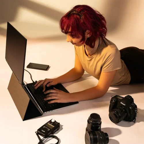 Mobile Pixels Duex Float 2 Pro jako monitor przenośny dla fotografa i twórcy treści pracującego mobilnie