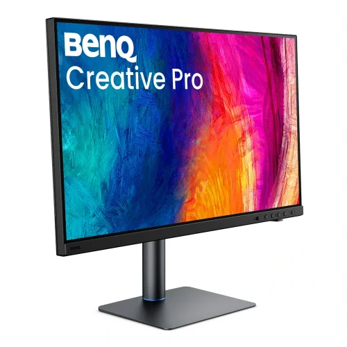 BenQ PV3250U widziany z prawej strony pod kątem, pokazujący smukłą konstrukcję 31,5-calowego monitora 4K do postprodukcji i montażu wideo.