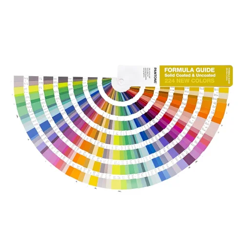 Suplement Pantone Formula Guide edycja 2026 z 224 nowymi kolorami Solid Coated i Uncoated, pokazany jako szeroko rozłożona paleta barw.