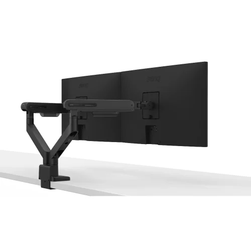 Podwójne ramię do monitorów BenQ BDL01, zbliżenie na konstrukcję ramion, przeguby i mocowanie dwóch ekranów do wspólnej podstawy.