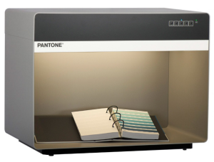 Pantone 5 Light Booth - pięć źródeł światła D50, A, CWF, TL84, UV