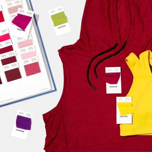 PANTONE FHI Polyester Swatch Book - 203 barwy na paliestrze