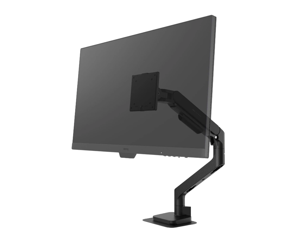 Czarny uchwyt do monitora BenQ BSH01 Ergo Arm zamocowany do biurka
