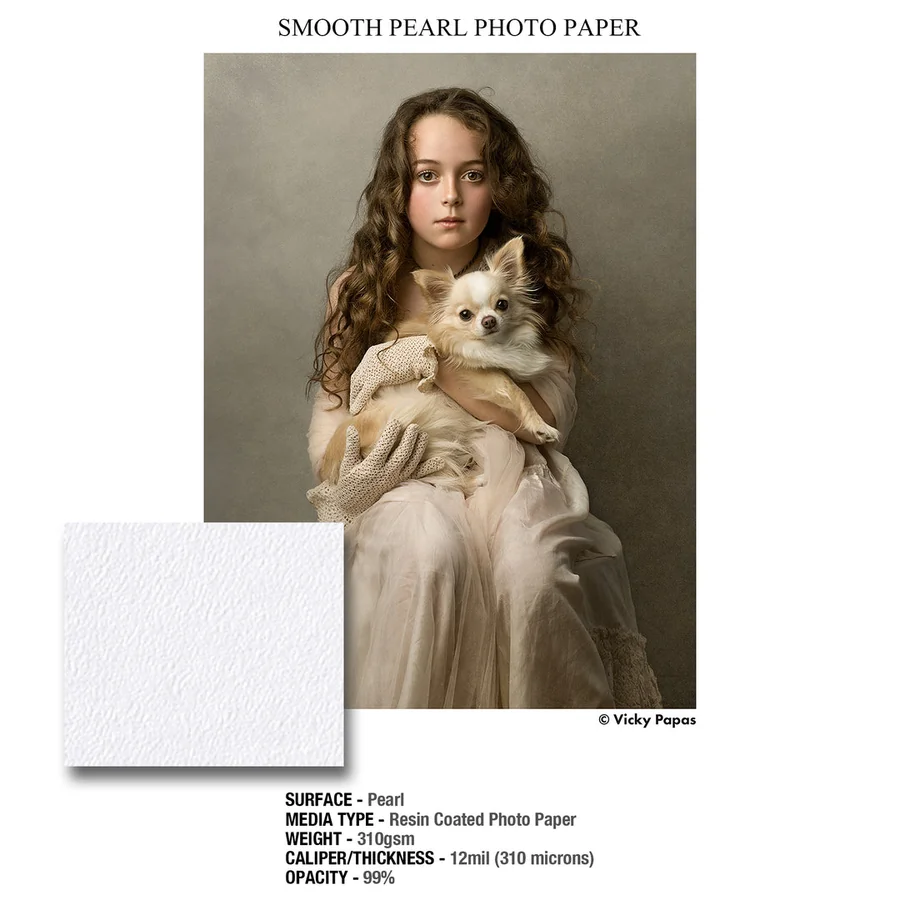 Plansza ILFORD Smooth Pearl: fotografia dziecka z psem oraz zbliżenie perłowej powierzchni papieru