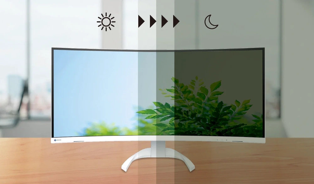 Auto EcoView w monitorze EIZO EV3851X-WT automatycznie dopasowuje jasność do otoczenia.