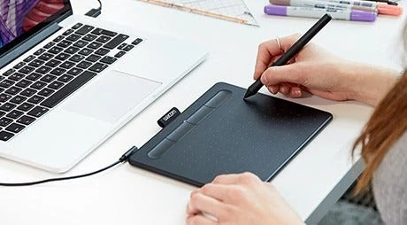 Tablet do rysowania Wacom Intuos S, skróty ExpressKeys i szybka praca w aplikacjach