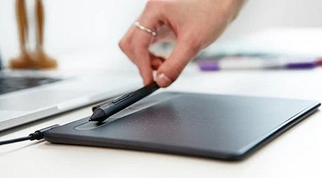 Wacom Intuos S czarny do edycji zdjęć i rysowania, lekki tablet piórkowy 230 g