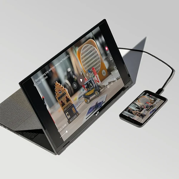 Mobile Pixels Duex Float 2 Pro w trybie wolnostojącym jako niezależny monitor przenośny