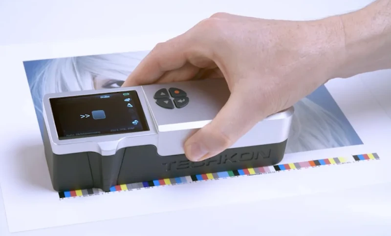 Techkon SpectroDens Advanced z ekranem ExPresso Mini do kontroli odchyleń druku